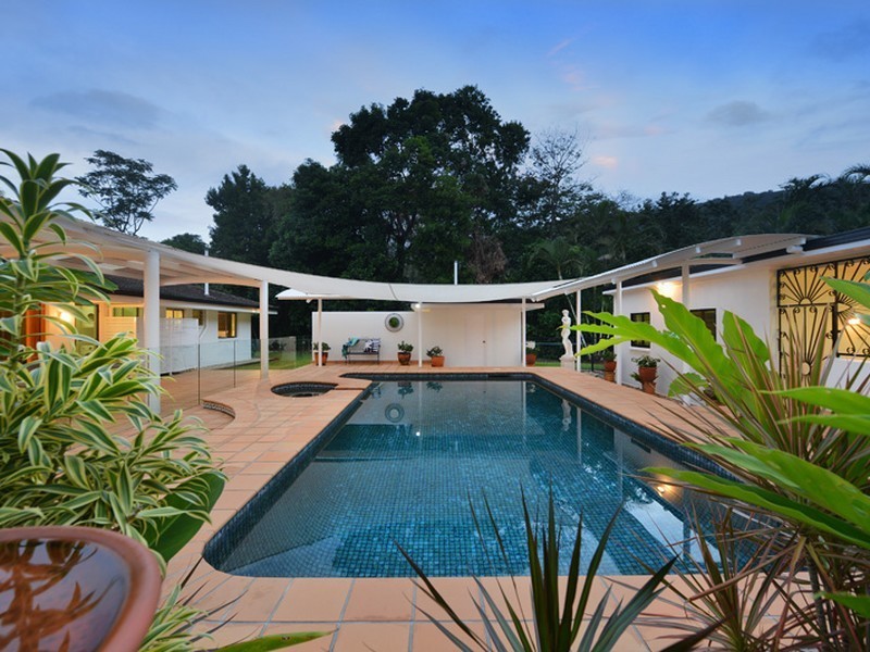 76 Stanton Road, Smithfield QLD 4878