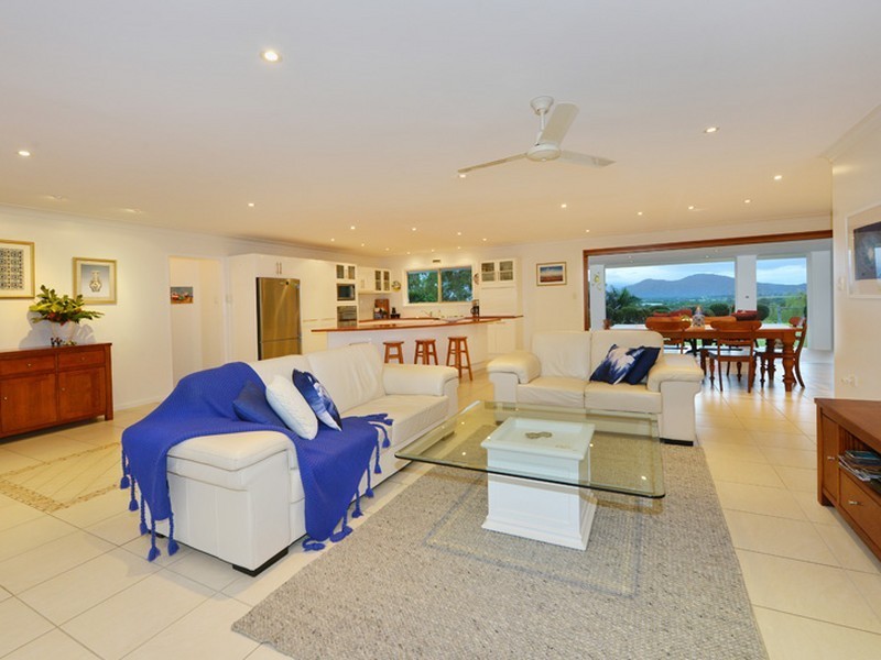 76 Stanton Road, Smithfield QLD 4878
