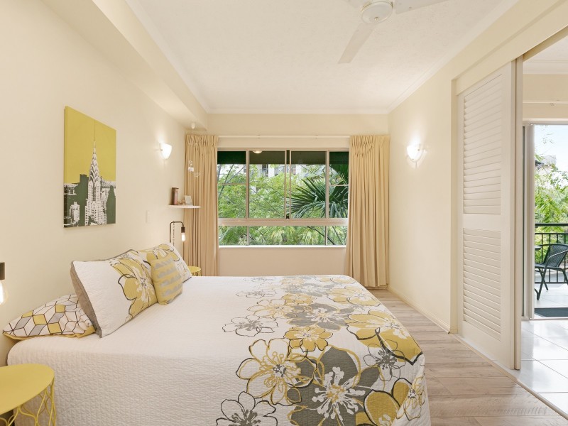 1723/2 Greenslopes Street, Cairns North QLD 4870