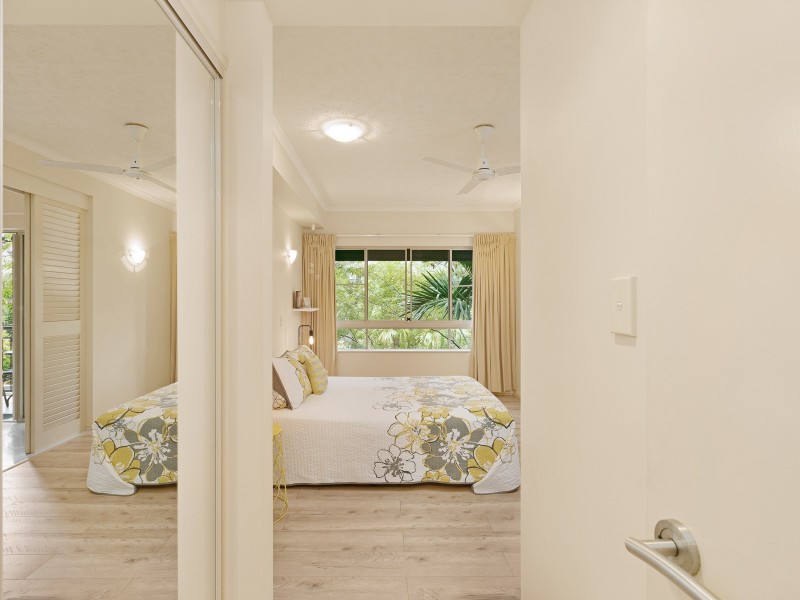 1723/2 Greenslopes Street, Cairns North QLD 4870