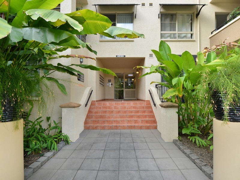 1723/2 Greenslopes Street, Cairns North QLD 4870