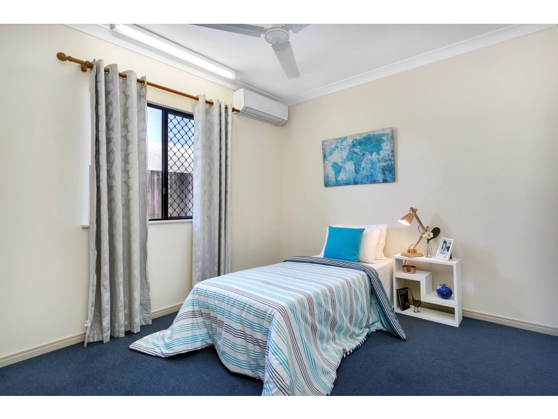 8 Five Span Close, Brinsmead QLD 4870