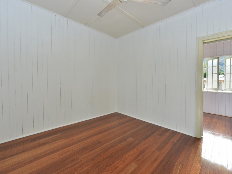 144 Greenslopes Street, Edge Hill QLD 4870