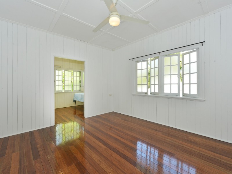 144 Greenslopes Street, Edge Hill QLD 4870