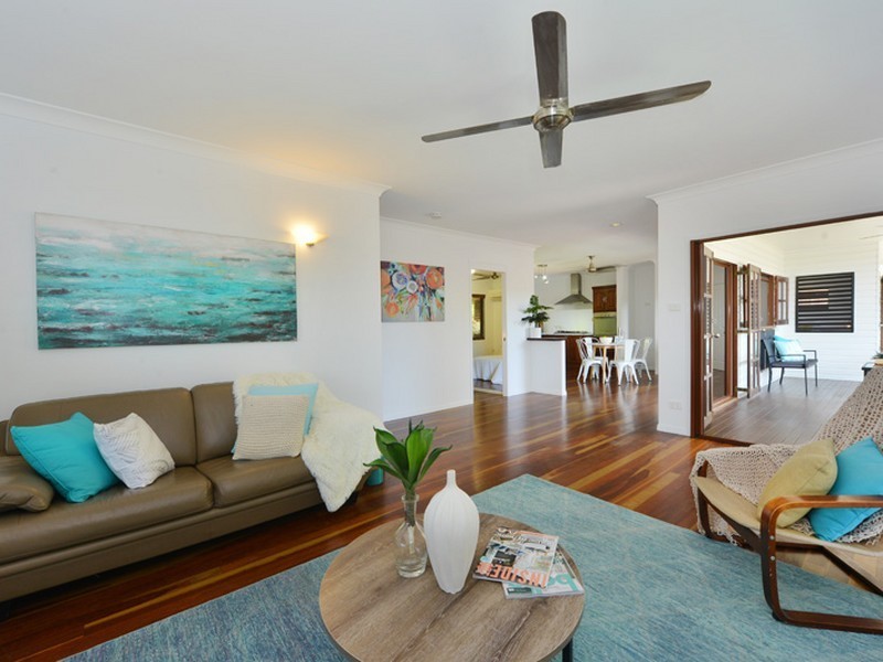 1 Russellia Street, Redlynch QLD 4870
