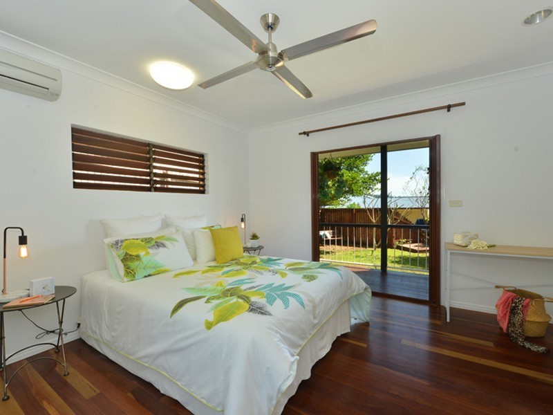 1 Russellia Street, Redlynch QLD 4870