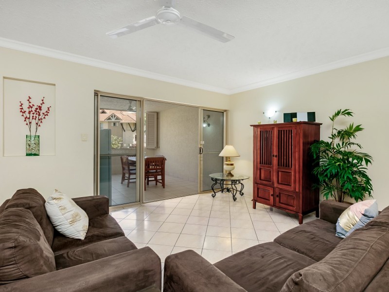1314/2 Greenslopes Street, Cairns North QLD 4870