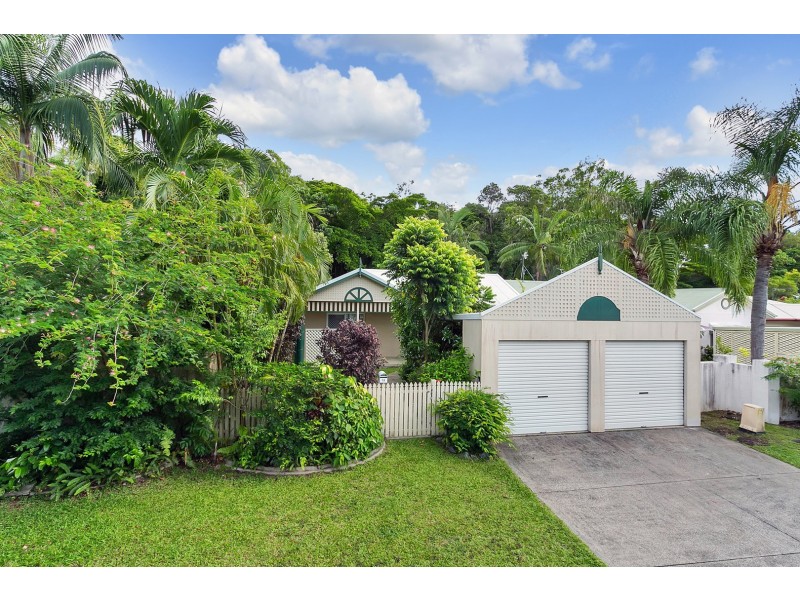 18 Lamb Street, Smithfield QLD 4878