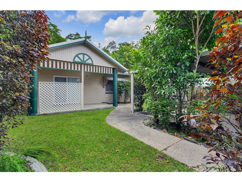 18 Lamb Street, Smithfield QLD 4878