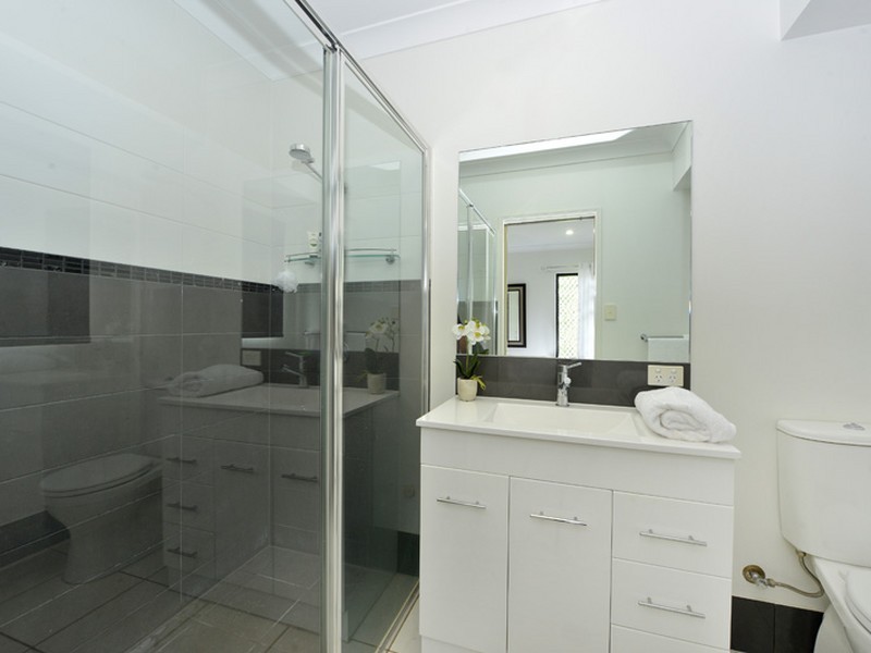 21 Springbrook Avenue, Redlynch QLD 4870