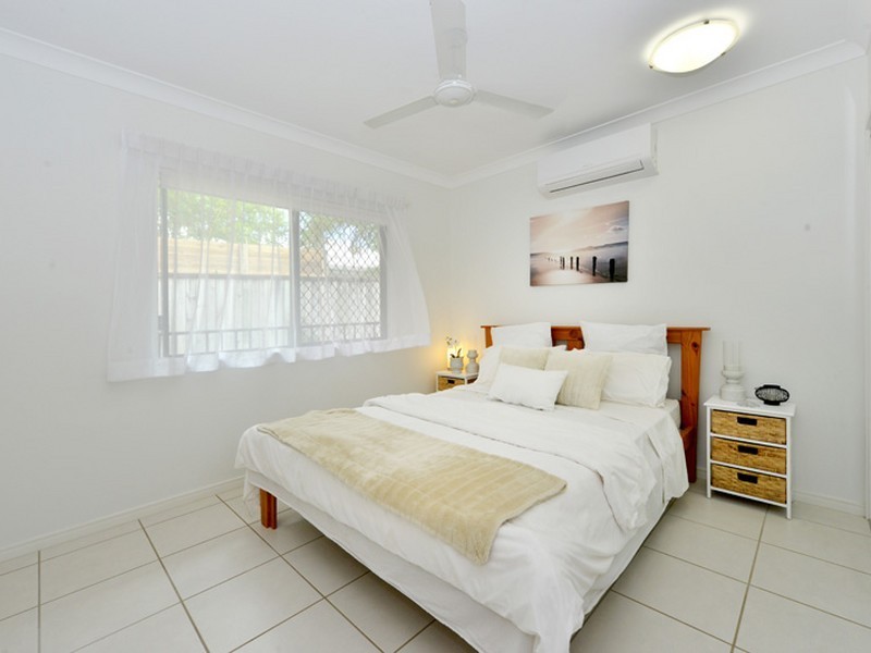 21 Springbrook Avenue, Redlynch QLD 4870