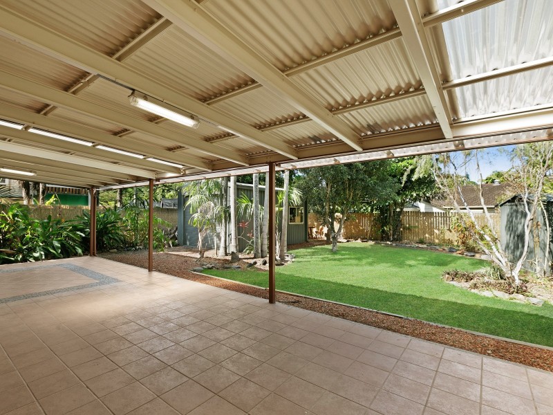 2 Valmadre Street, Caravonica QLD 4878