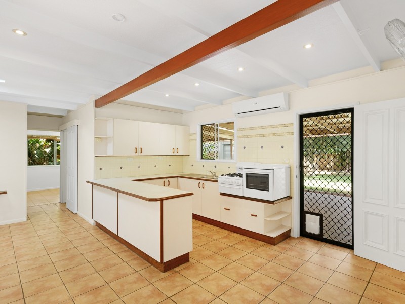 2 Valmadre Street, Caravonica QLD 4878