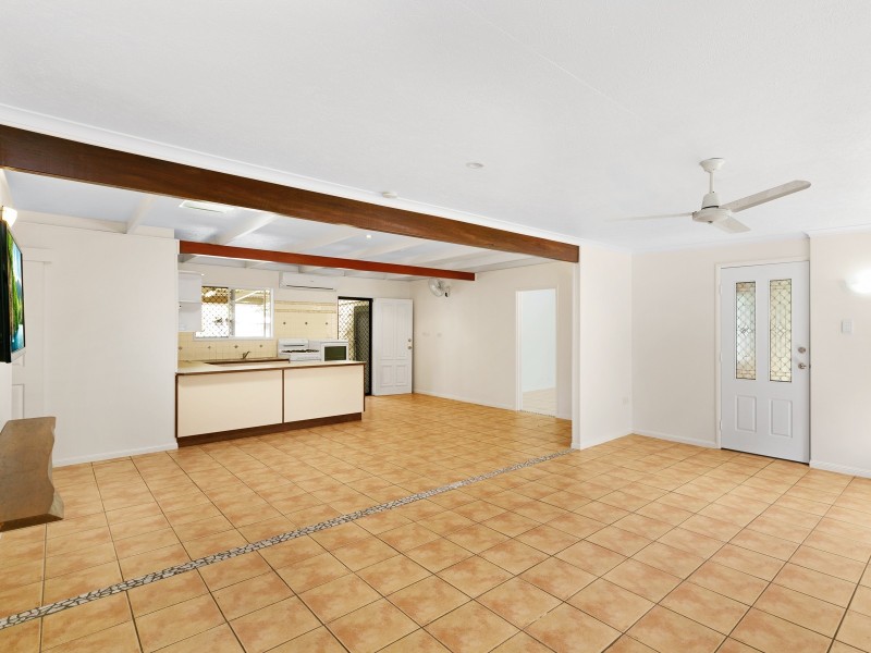 2 Valmadre Street, Caravonica QLD 4878