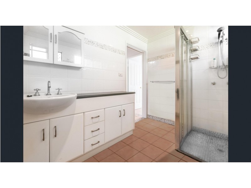 2 Valmadre Street, Caravonica QLD 4878