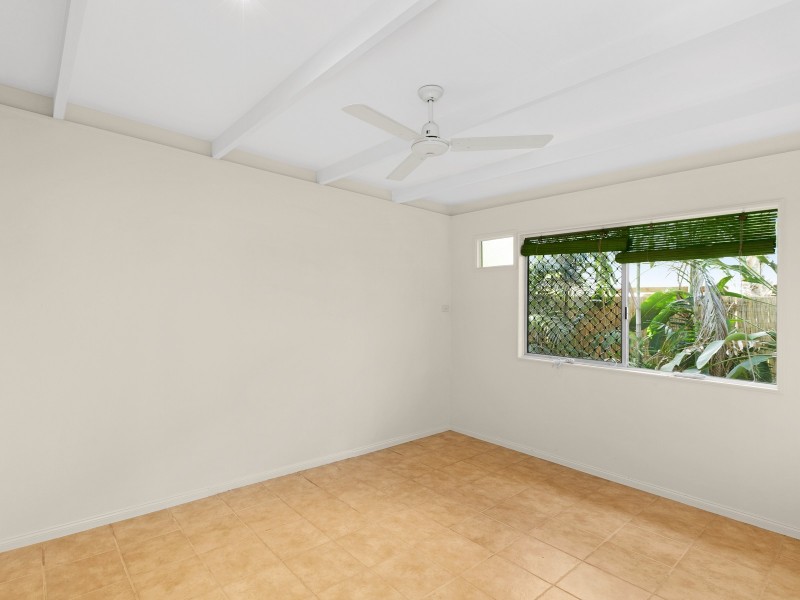 2 Valmadre Street, Caravonica QLD 4878