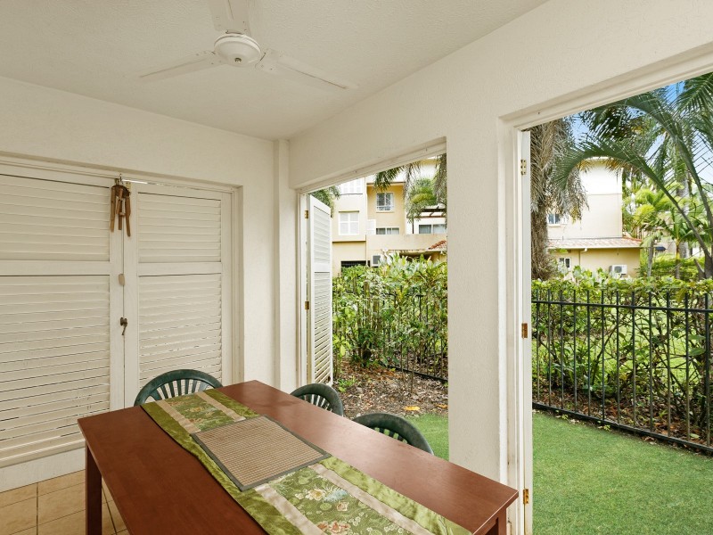 302/2-10 Greenslopes Street, Cairns North QLD 4870