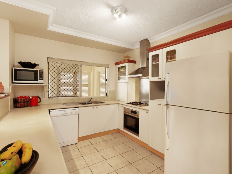 302/2-10 Greenslopes Street, Cairns North QLD 4870