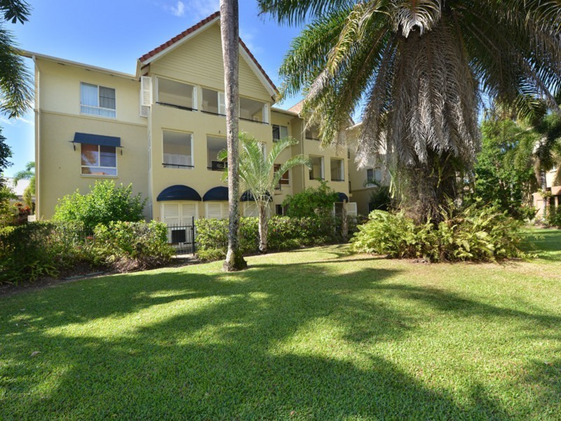302/2-10 Greenslopes Street, Cairns North QLD 4870