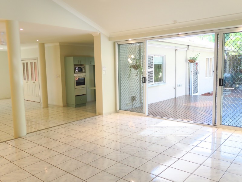 9 Herron Close, Kewarra Beach QLD 4879