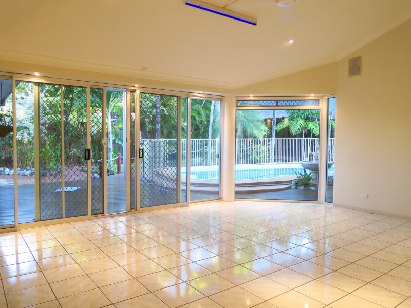 9 Herron Close, Kewarra Beach QLD 4879