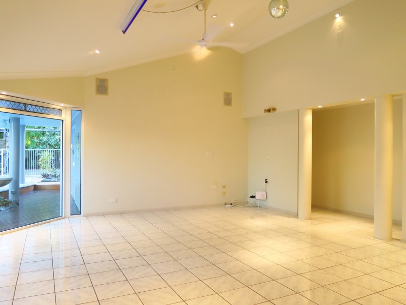 9 Herron Close, Kewarra Beach QLD 4879