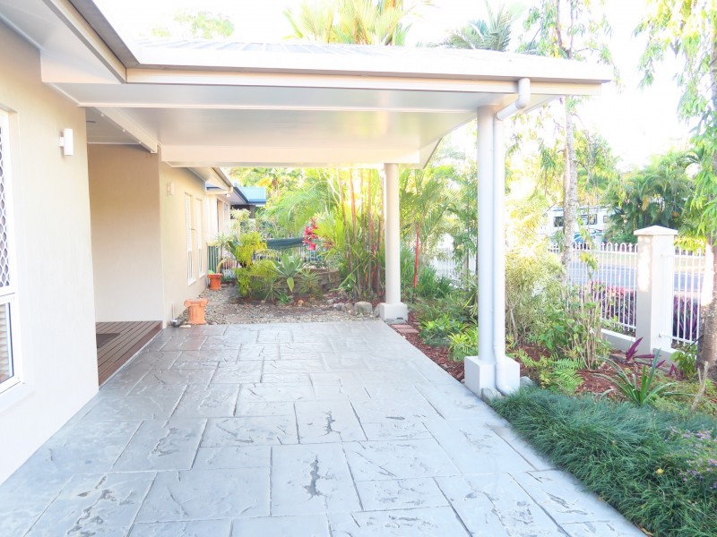 9 Herron Close, Kewarra Beach QLD 4879