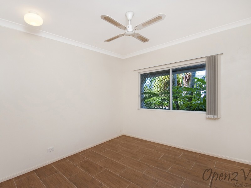 1/8-14 Munro Terrace, Mooroobool QLD 4870