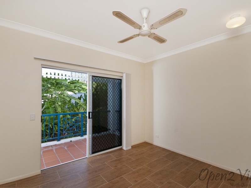 1/8-14 Munro Terrace, Mooroobool QLD 4870