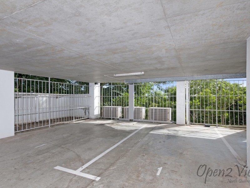 1/8-14 Munro Terrace, Mooroobool QLD 4870