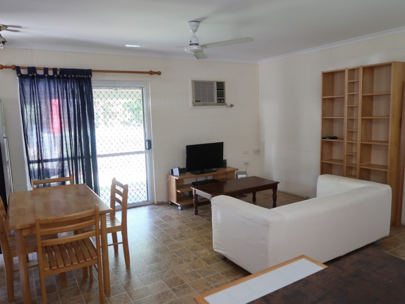 6/199 Woodward Street, Whitfield QLD 4870