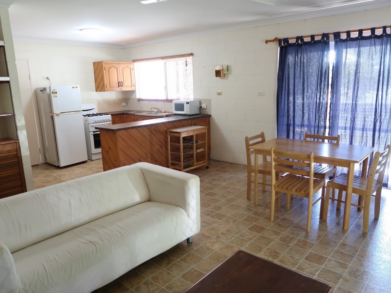 6/199 Woodward Street, Whitfield QLD 4870