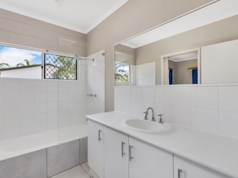 1 Matoska Close, Mount Sheridan QLD 4868