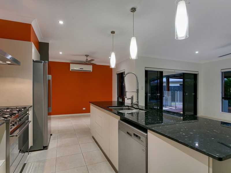 7 Demidenko Close, Redlynch QLD 4870