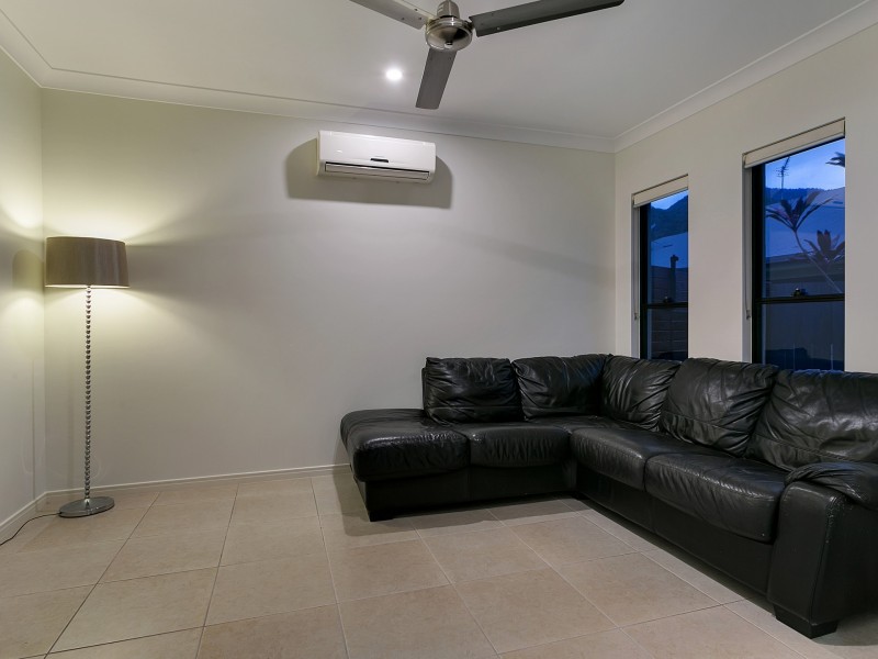 7 Demidenko Close, Redlynch QLD 4870