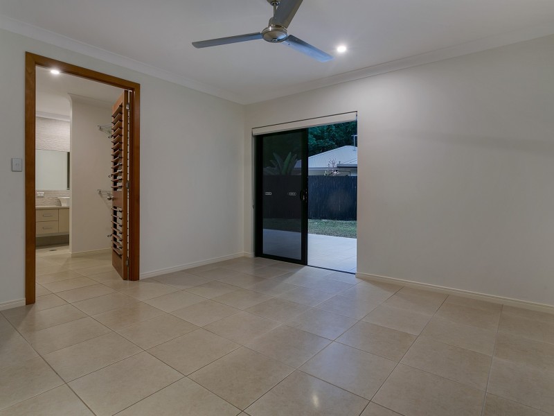 7 Demidenko Close, Redlynch QLD 4870
