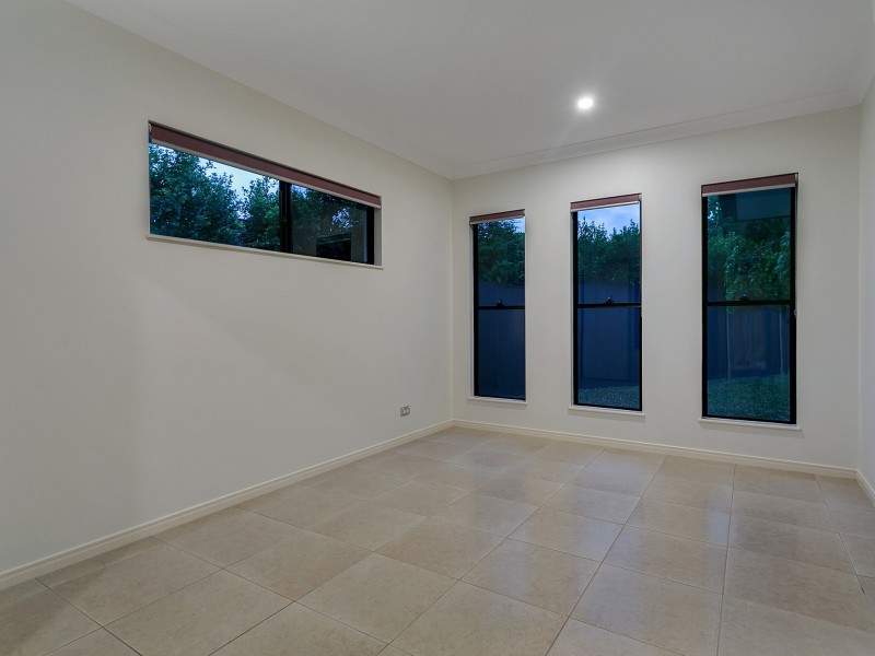 7 Demidenko Close, Redlynch QLD 4870