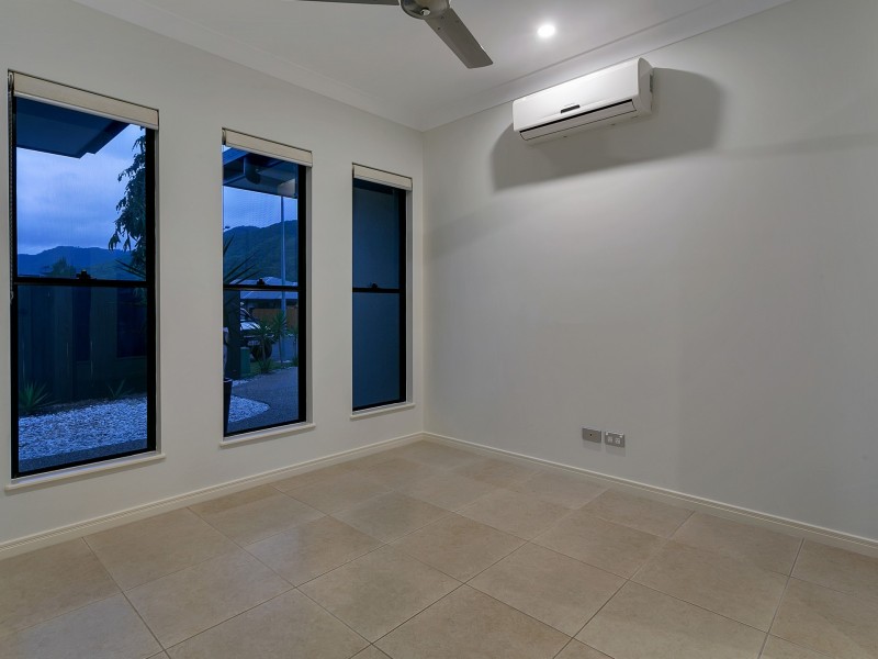 7 Demidenko Close, Redlynch QLD 4870