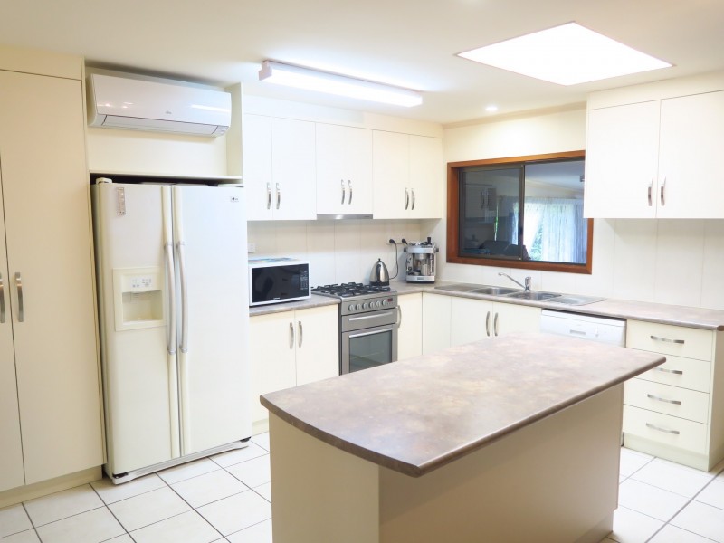 3 Slate Close, Brinsmead QLD 4870