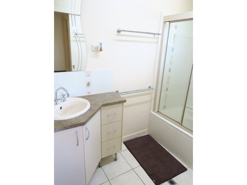 3 Slate Close, Brinsmead QLD 4870