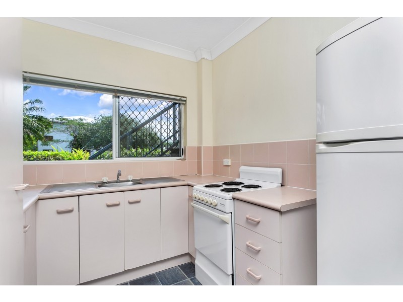 2/21 Macnamara Street, Manunda QLD 4870