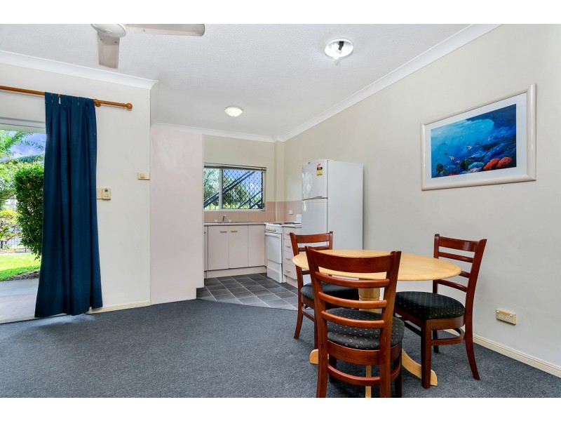 2/21 Macnamara Street, Manunda QLD 4870