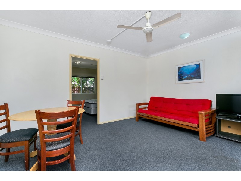 2/21 Macnamara Street, Manunda QLD 4870