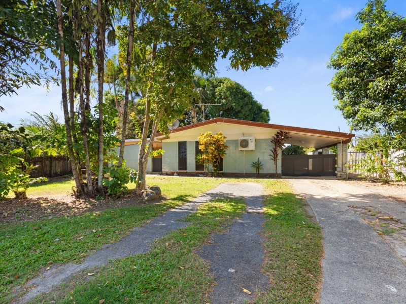 9 Conlan Close, Manoora QLD 4870