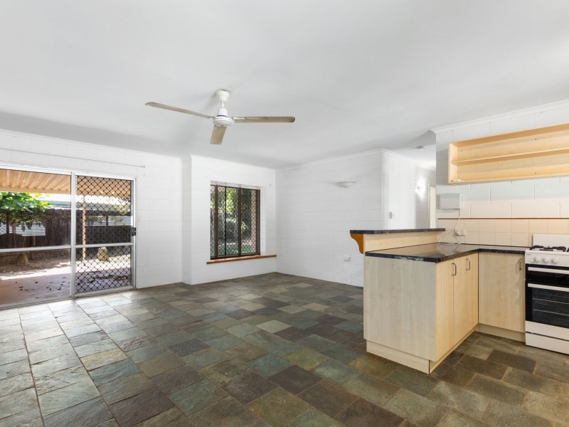 9 Conlan Close, Manoora QLD 4870
