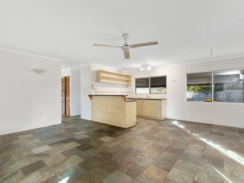 9 Conlan Close, Manoora QLD 4870