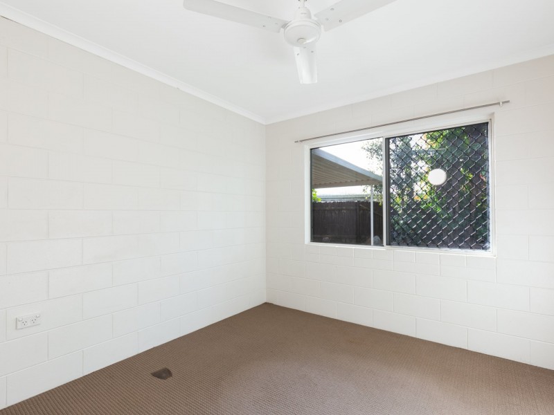 9 Conlan Close, Manoora QLD 4870