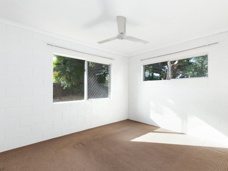 9 Conlan Close, Manoora QLD 4870