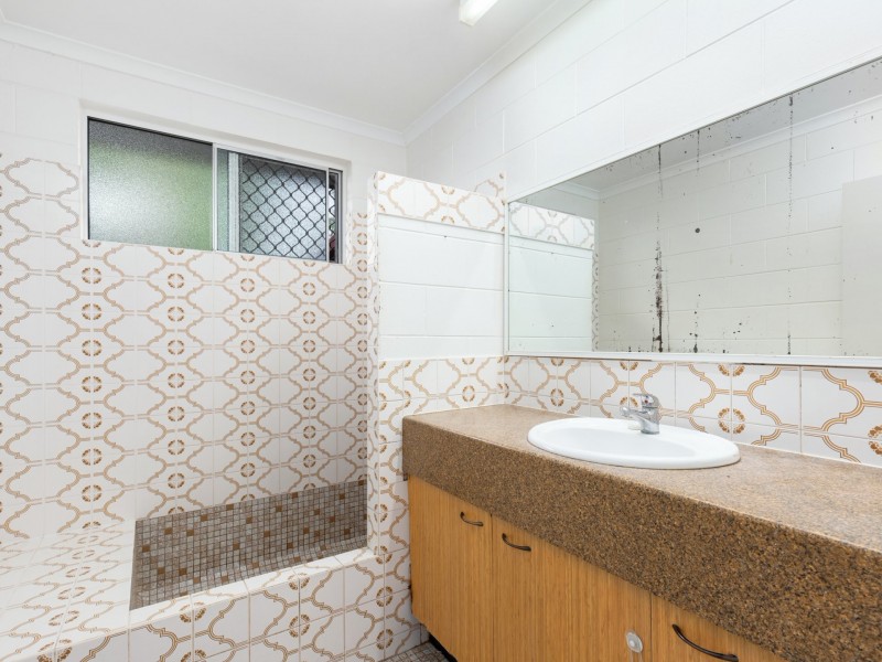 9 Conlan Close, Manoora QLD 4870