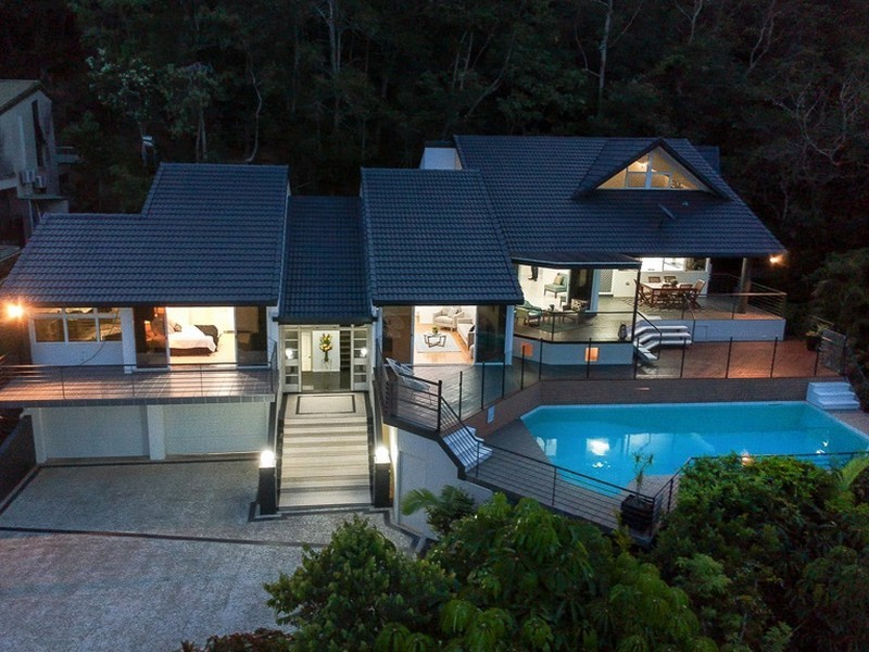 14 Panoramic Place, Whitfield QLD 4870